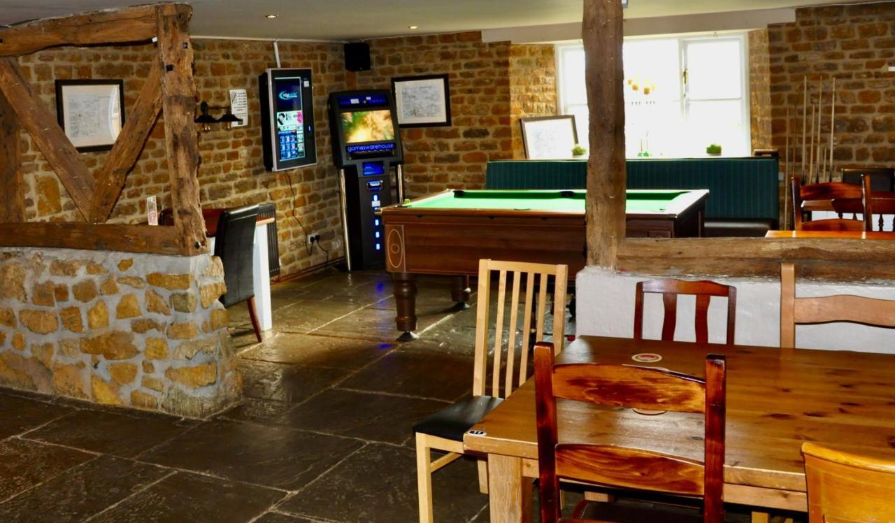 The Hollybush Inn And B&B Priors Marston Dış mekan fotoğraf