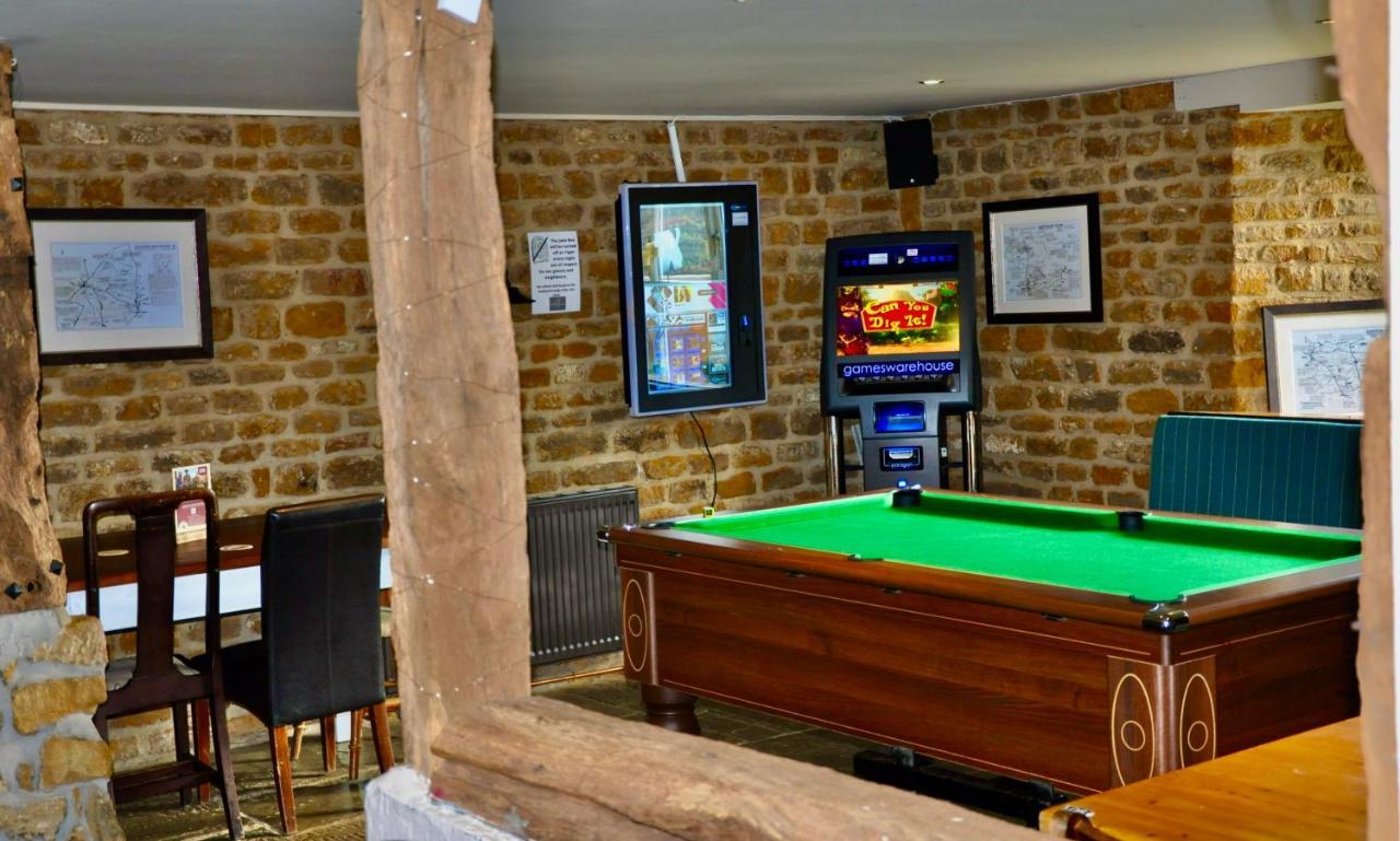 The Hollybush Inn And B&B Priors Marston Dış mekan fotoğraf