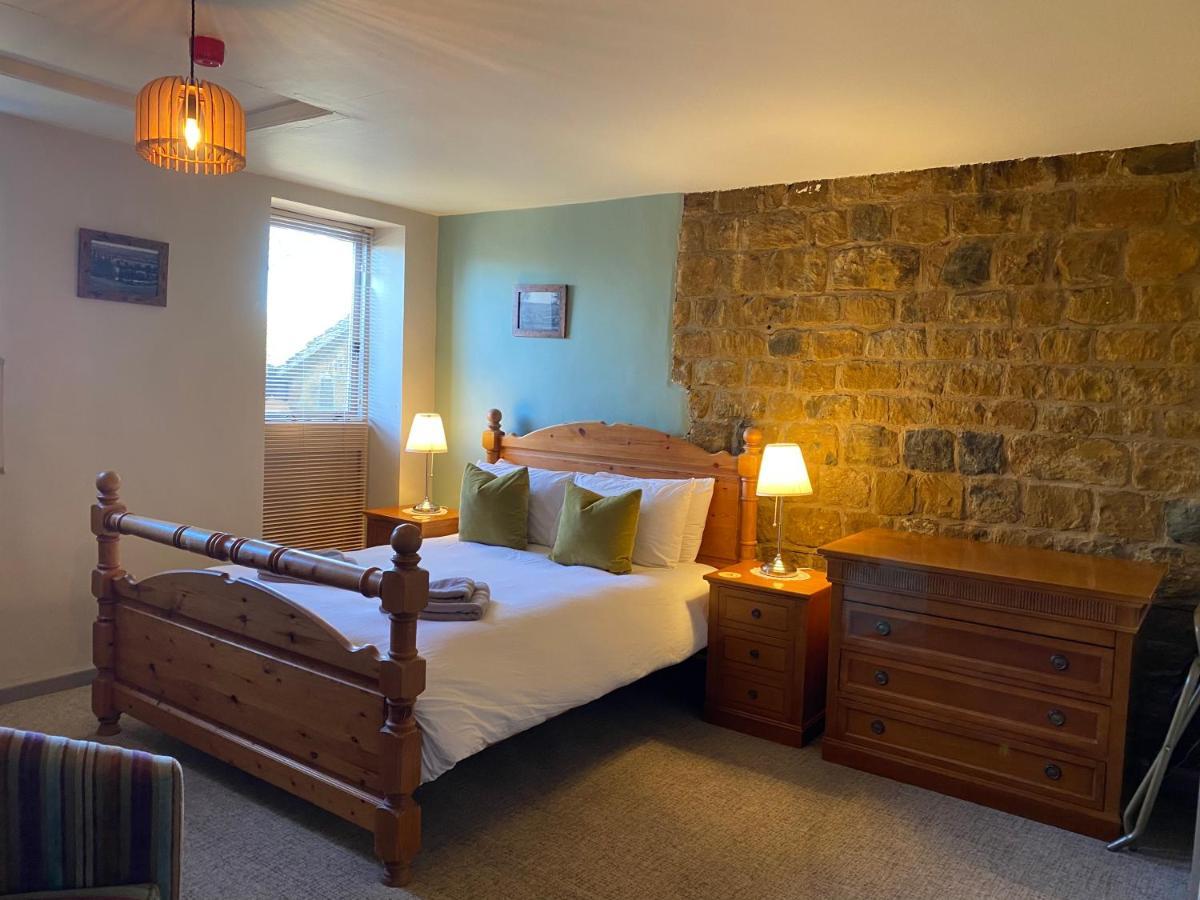 The Hollybush Inn And B&B Priors Marston Dış mekan fotoğraf