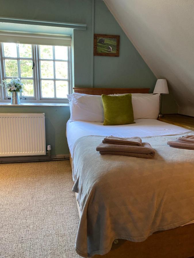The Hollybush Inn And B&B Priors Marston Dış mekan fotoğraf