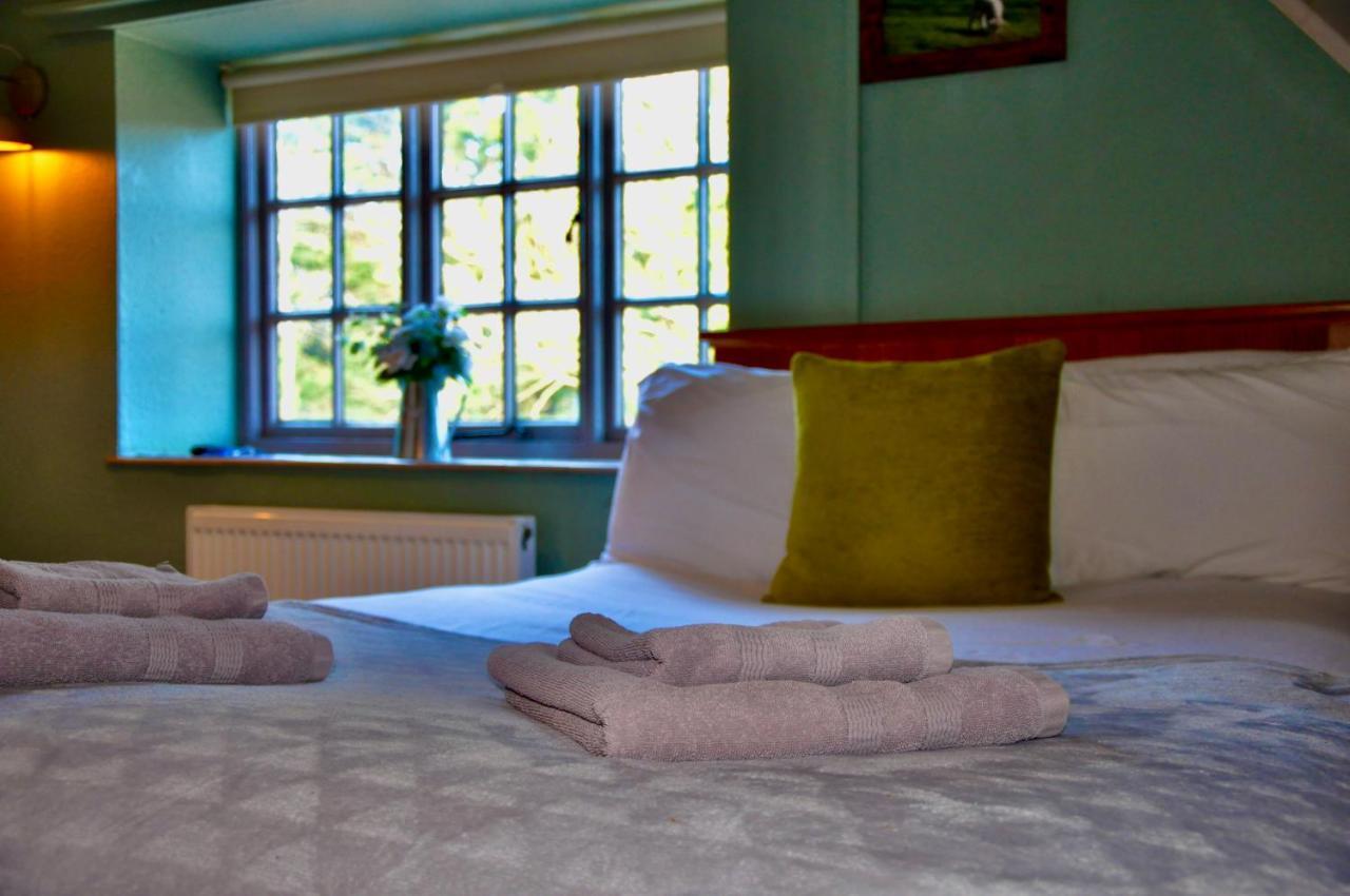The Hollybush Inn And B&B Priors Marston Dış mekan fotoğraf