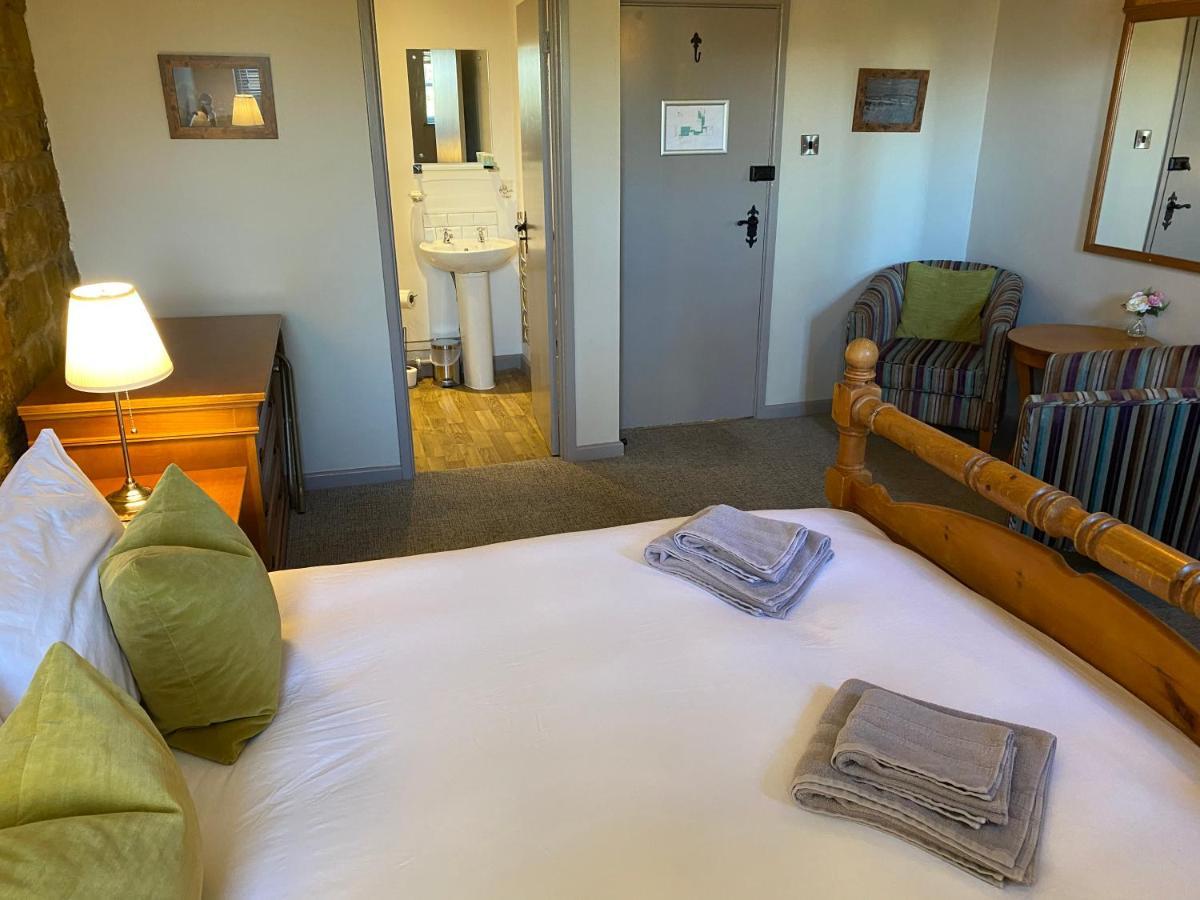 The Hollybush Inn And B&B Priors Marston Dış mekan fotoğraf