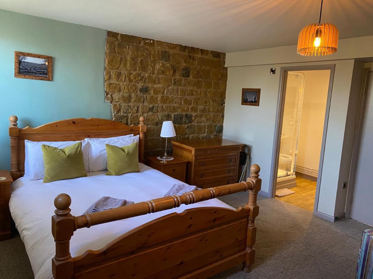 The Hollybush Inn And B&B Priors Marston Dış mekan fotoğraf