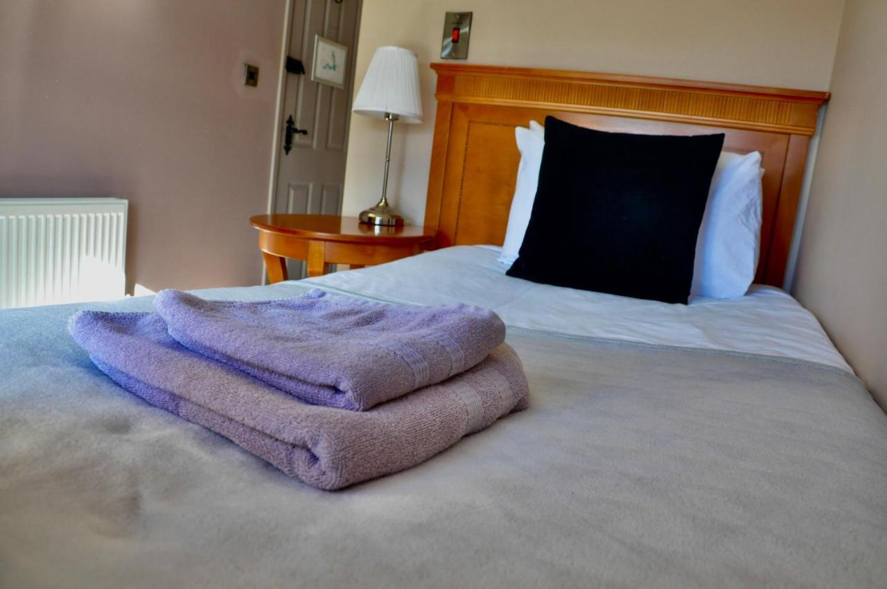 The Hollybush Inn And B&B Priors Marston Dış mekan fotoğraf
