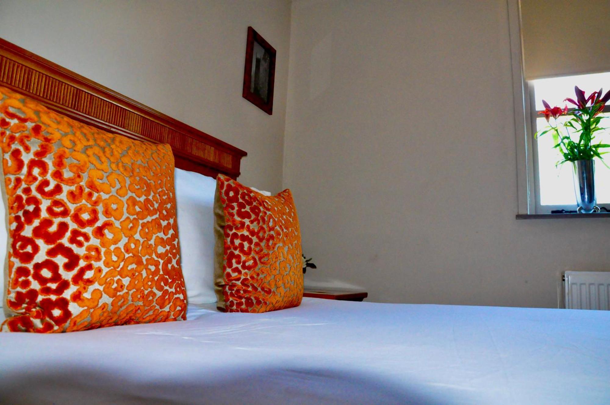 The Hollybush Inn And B&B Priors Marston Dış mekan fotoğraf