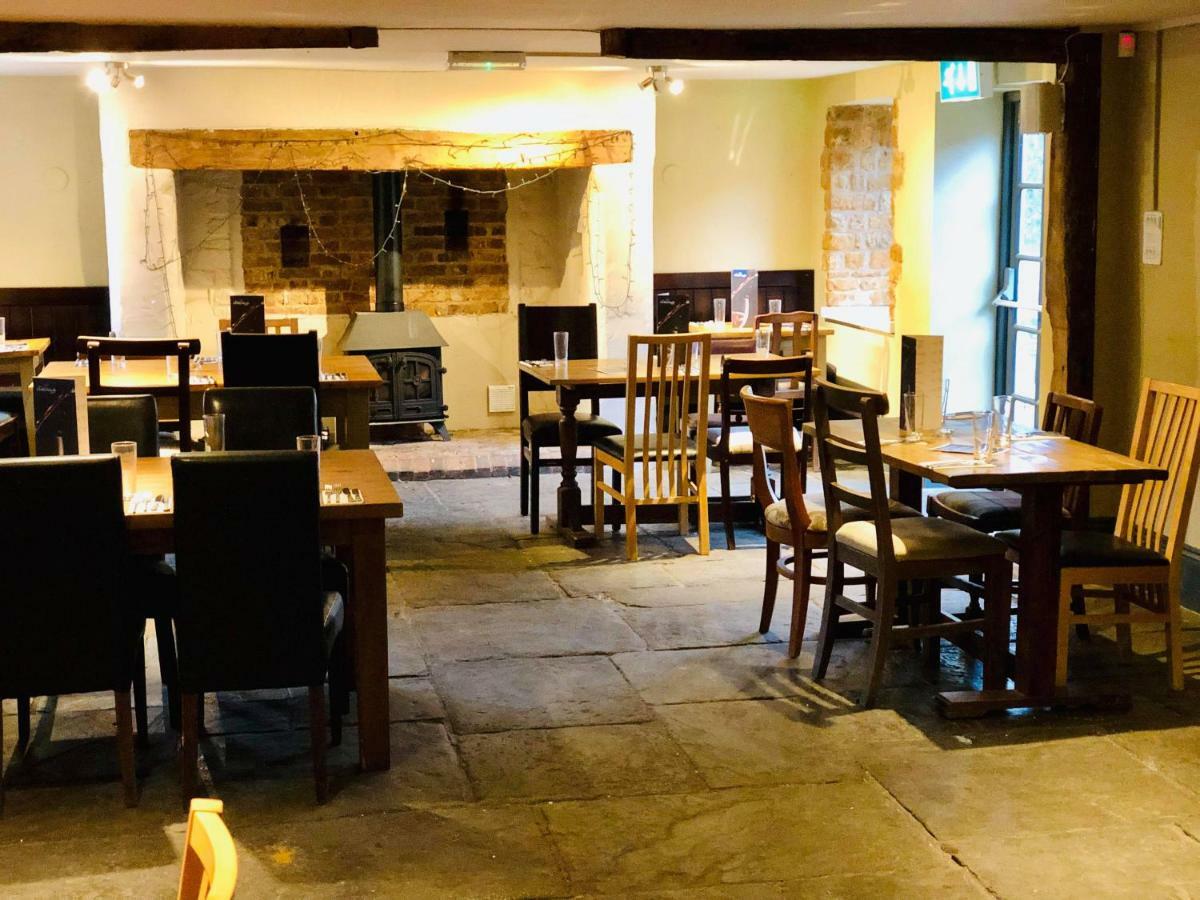 The Hollybush Inn And B&B Priors Marston Dış mekan fotoğraf