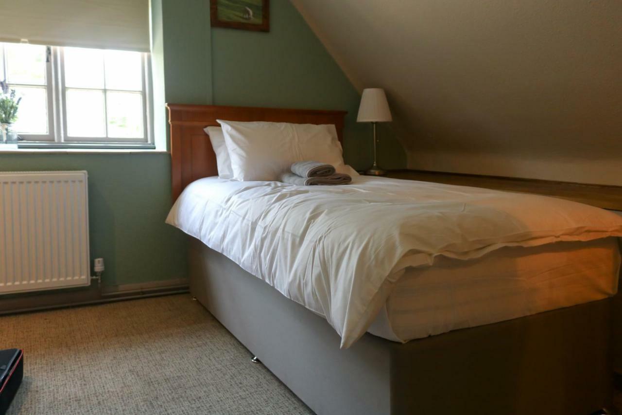 The Hollybush Inn And B&B Priors Marston Dış mekan fotoğraf